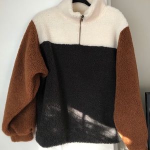 Universal Thread Target Sherpa - tan/gray/white